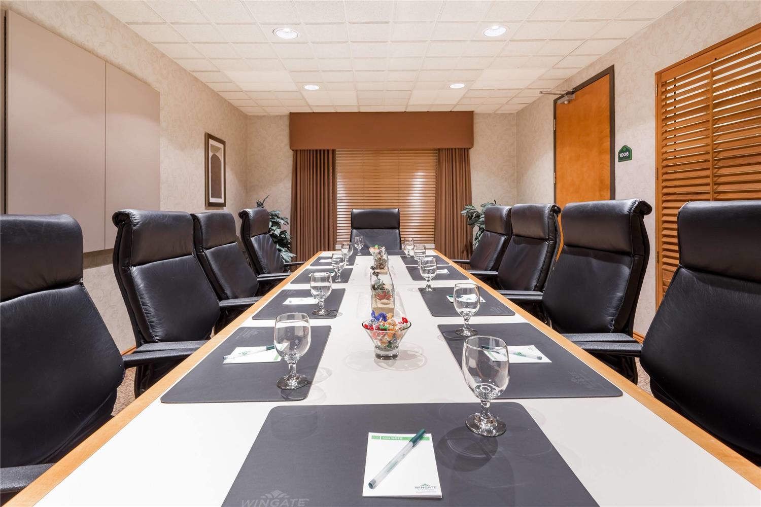 Wingate by Wyndham Calgary 32/39