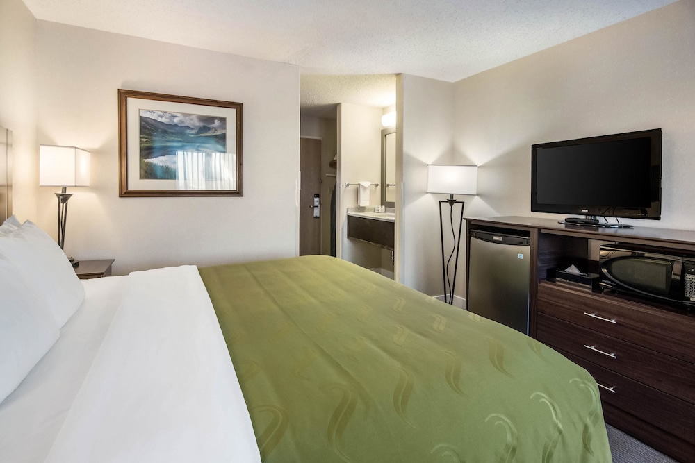 Quality Inn & Suites Pueblo West 16/43