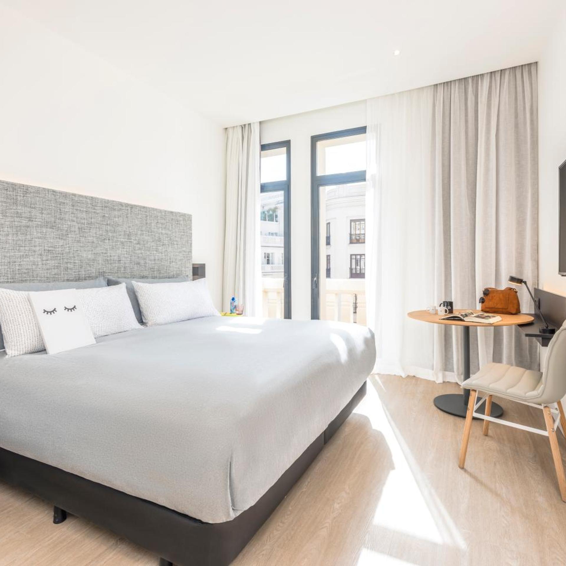 Connecting, Innside, King Bed, with View