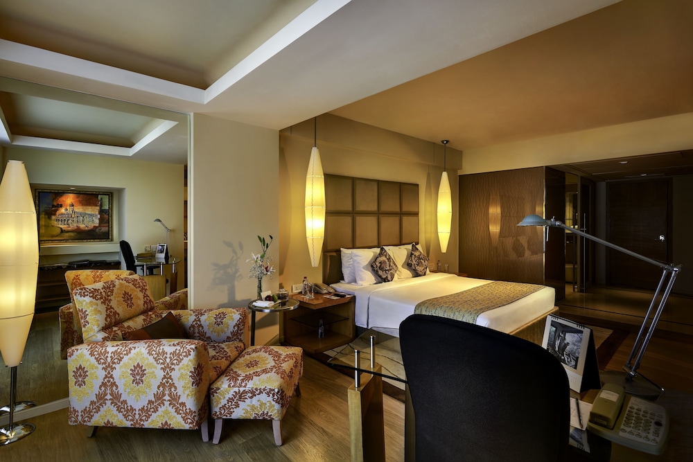 TAJ CLUB HOUSE 45/50