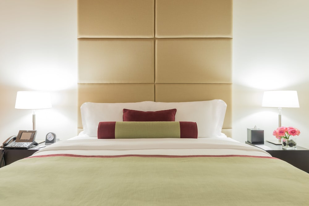 SUPERIOR, KING BED