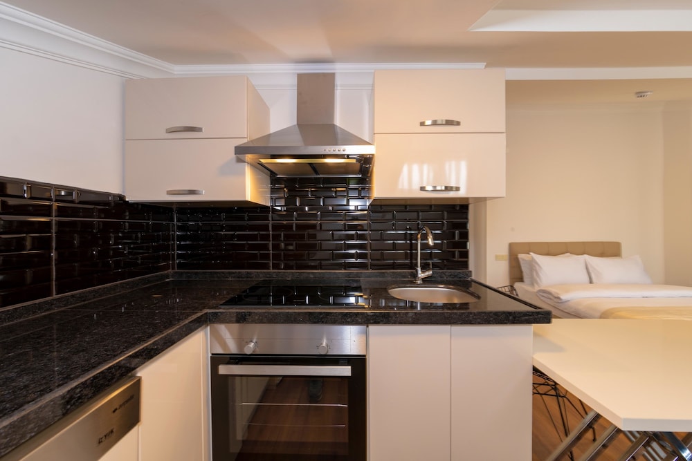 Joy Suites Hotel 27/69