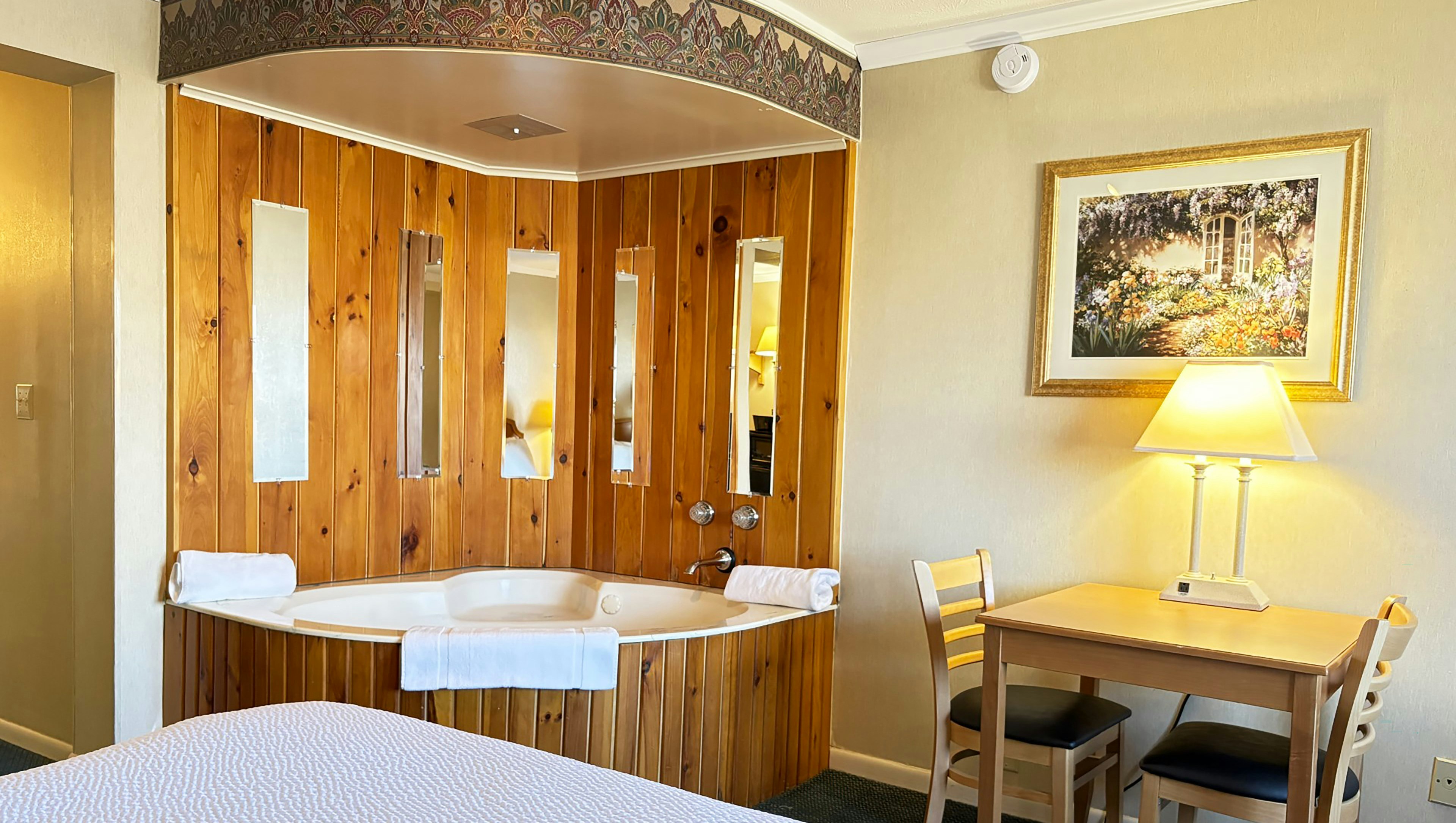 Magnuson Grand Pioneer Inn And Suites 48/48