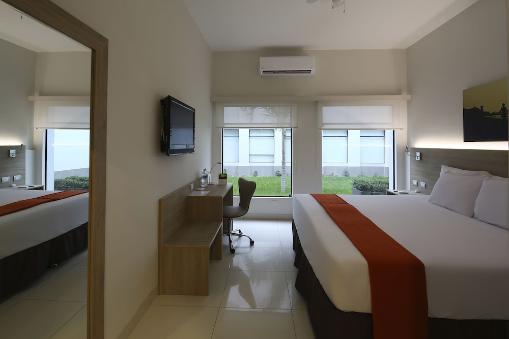 CASA ANDINA STANDARD PIURA 16/62