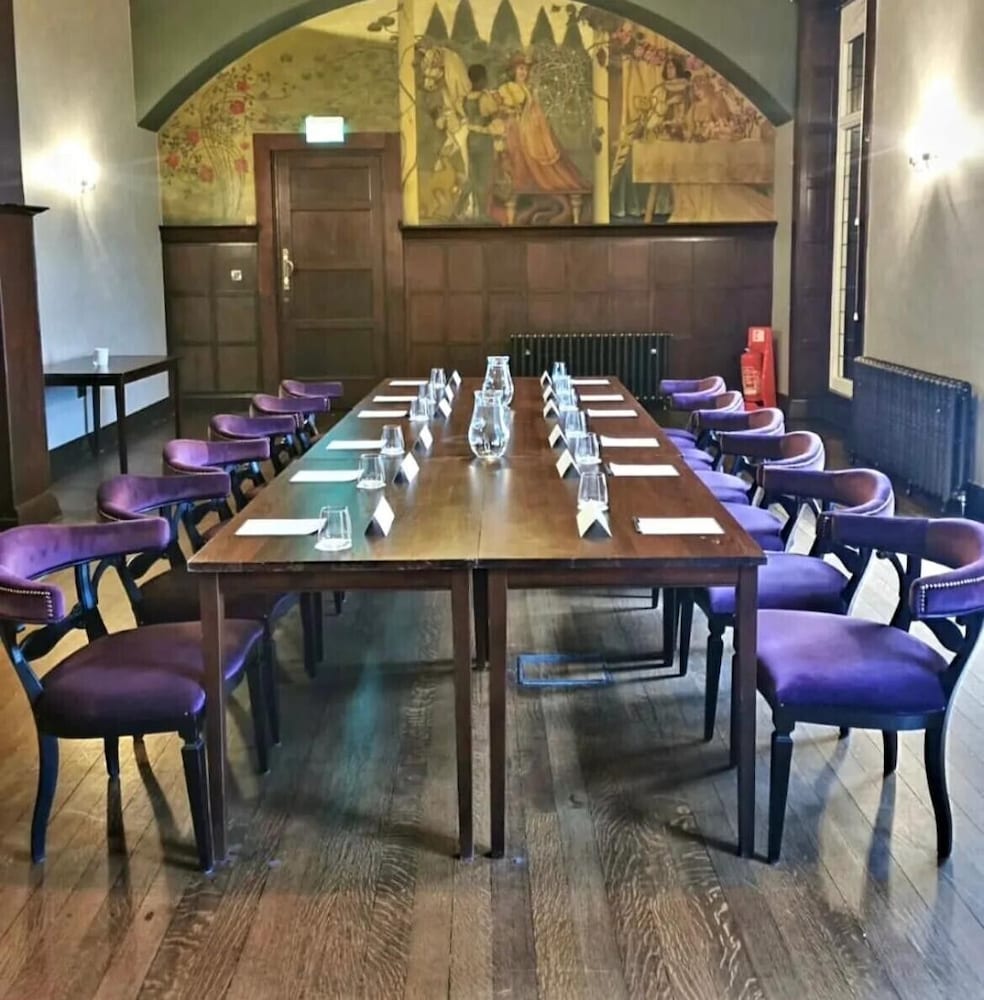Elmbank York, Tapestry Collection by Hilton 59/67