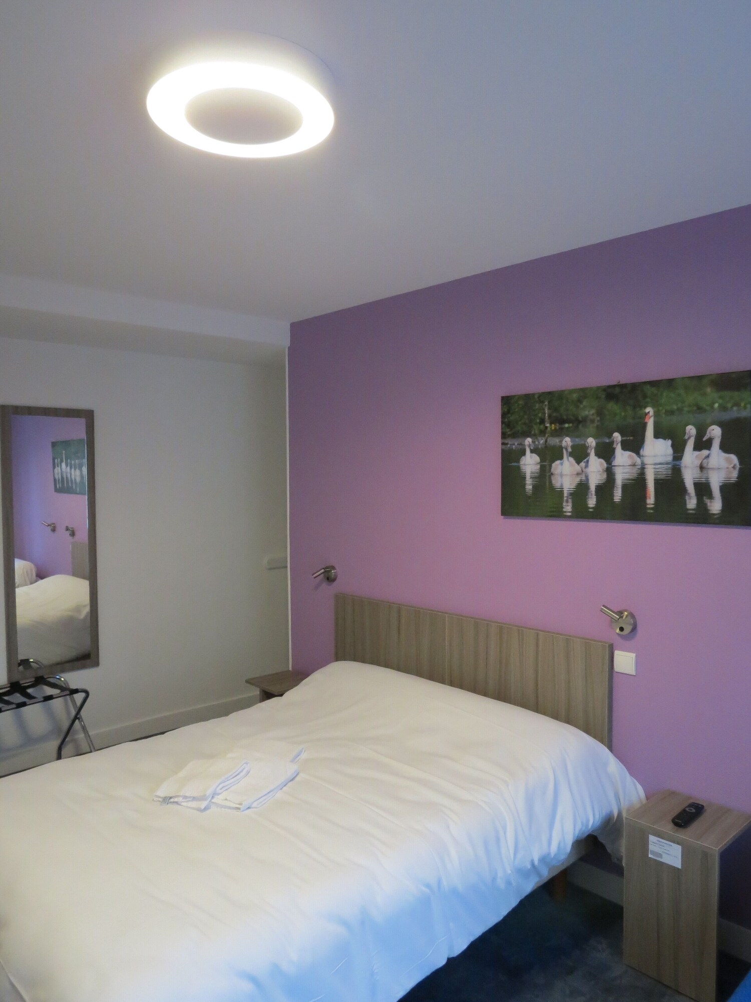 ROOM, TRIPLE
