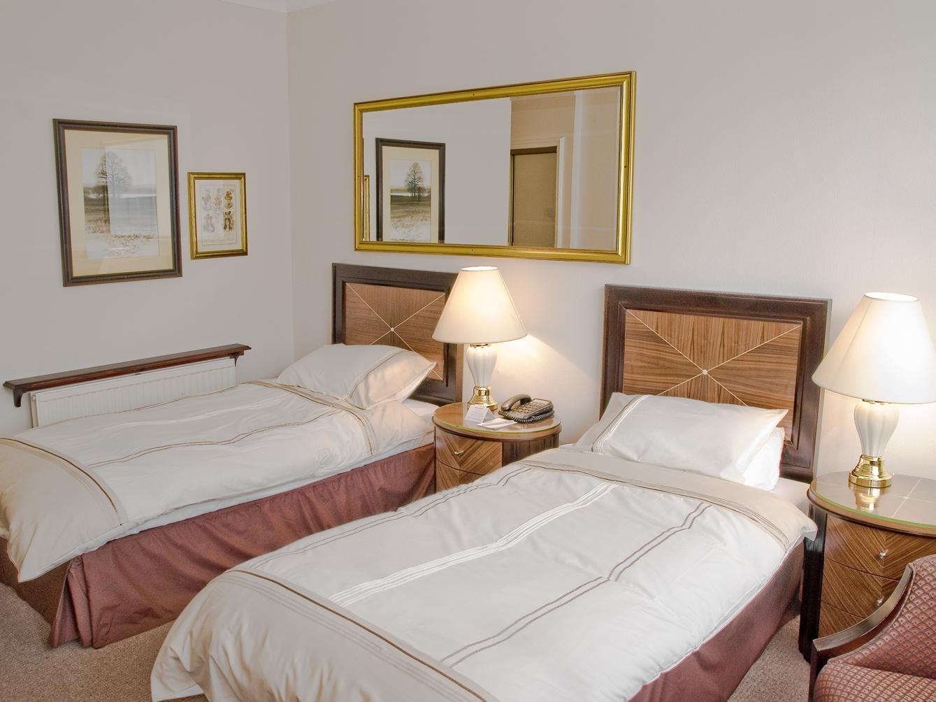 Inner, Twin Beds