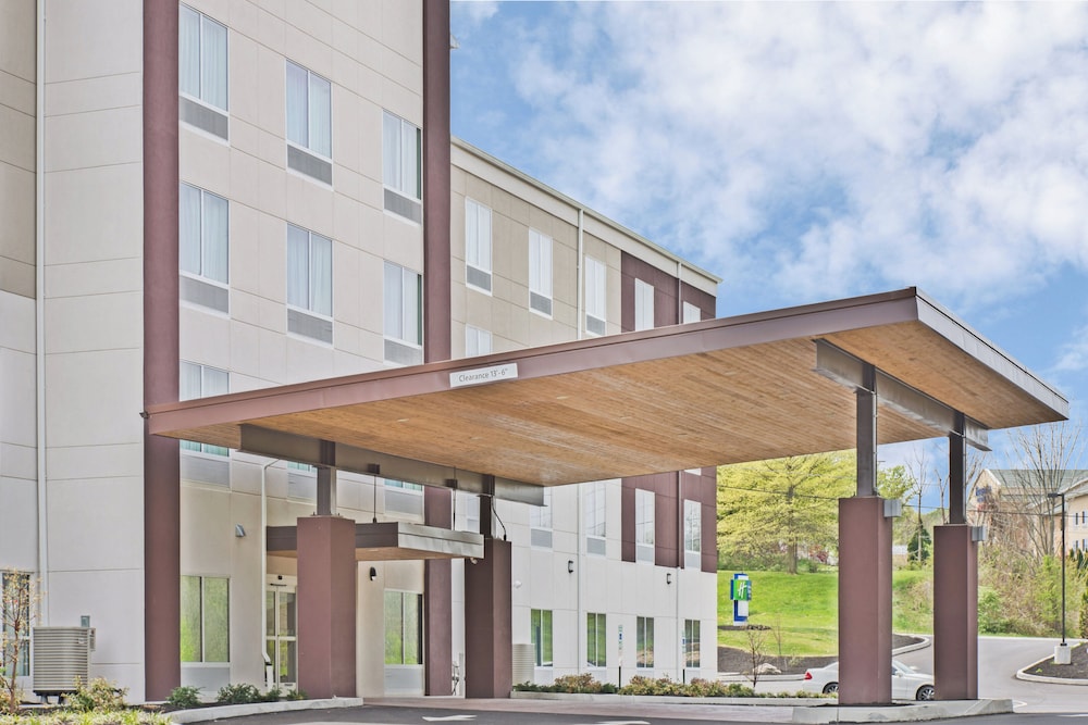 Holiday Inn Express & Suites Harrisburg S - New Cumberland 8/72