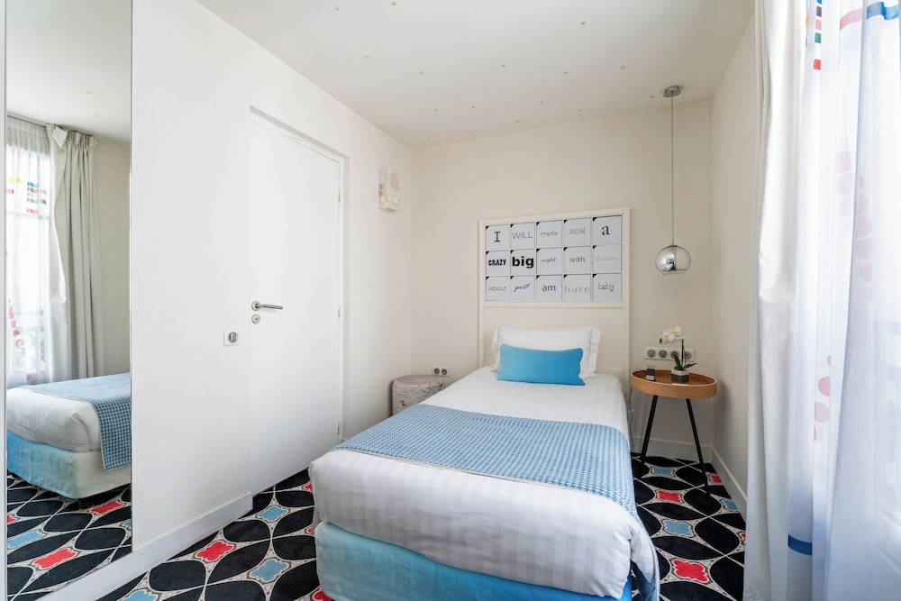 Joke Hotel Astotel 17/50