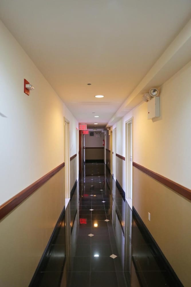 PHOENIX HOTEL 35/47