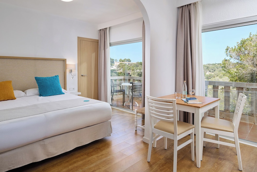 Hotel Apartamentos Cala Santanyi 12/70