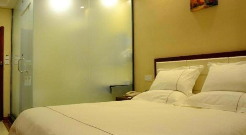 GreenTree Inn Shanxi Luliang Fengshan Road Central Park Express Hotel 6/48