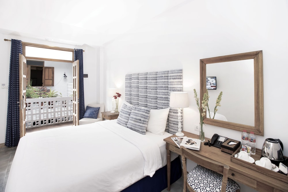 Adhisthana Hotel 14/69