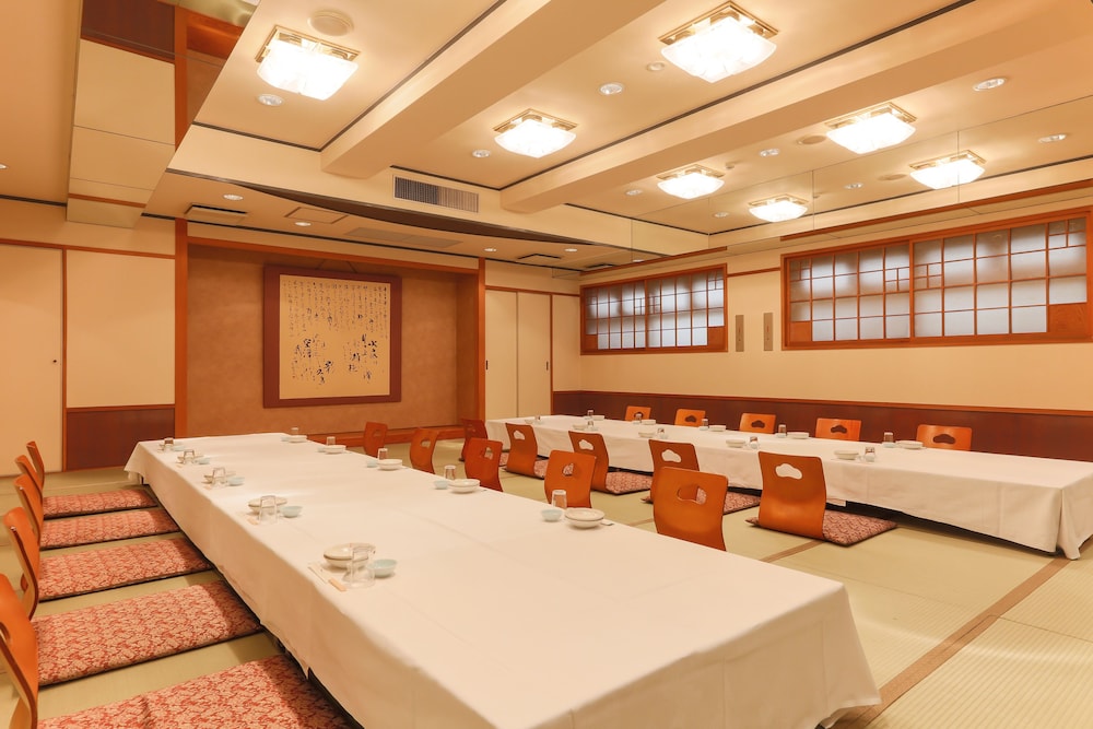 Kochi Sunrise Hotel 33/50