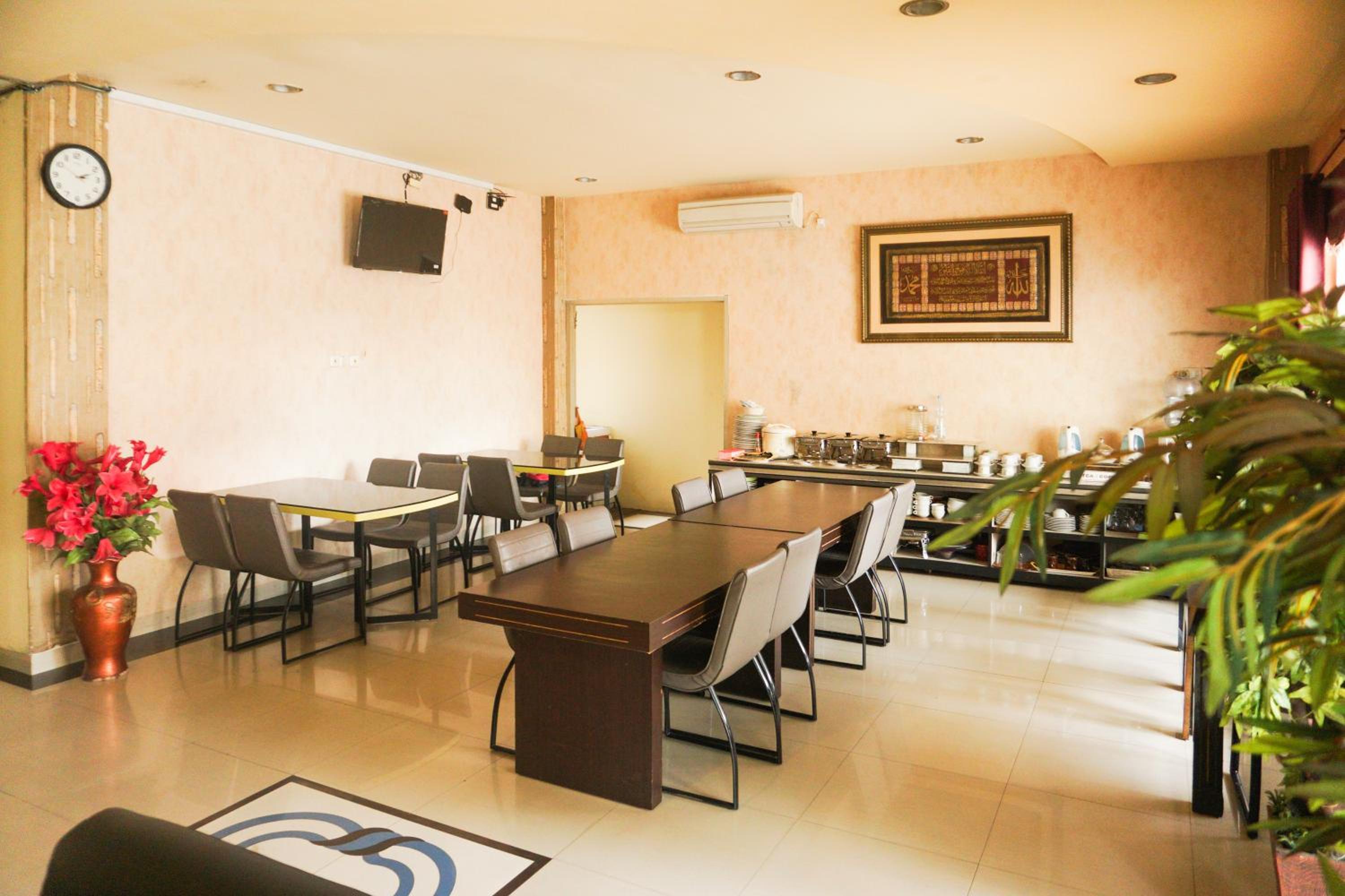 OYO 2255 Hotel Aifih 31/39