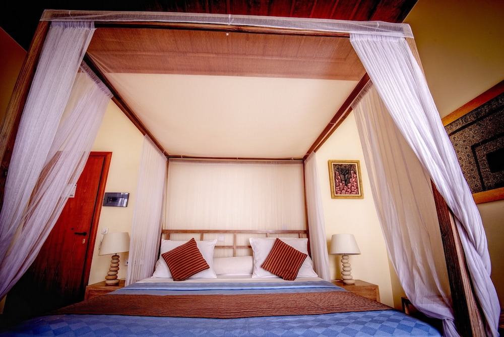 Leo Hotel 13/50