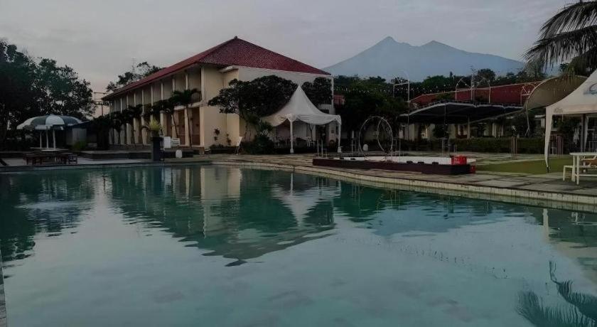 D Emmerick Hotel Salatiga 5/26