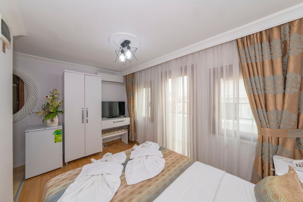 Saint George Boutique House 27/66