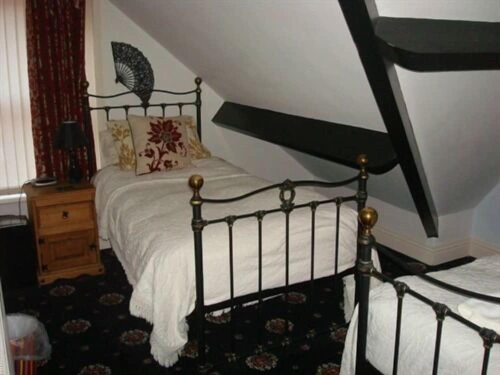 غرفة قياسية بسرير مزدوج وسرير فردي، Esklet Guest House 4/7