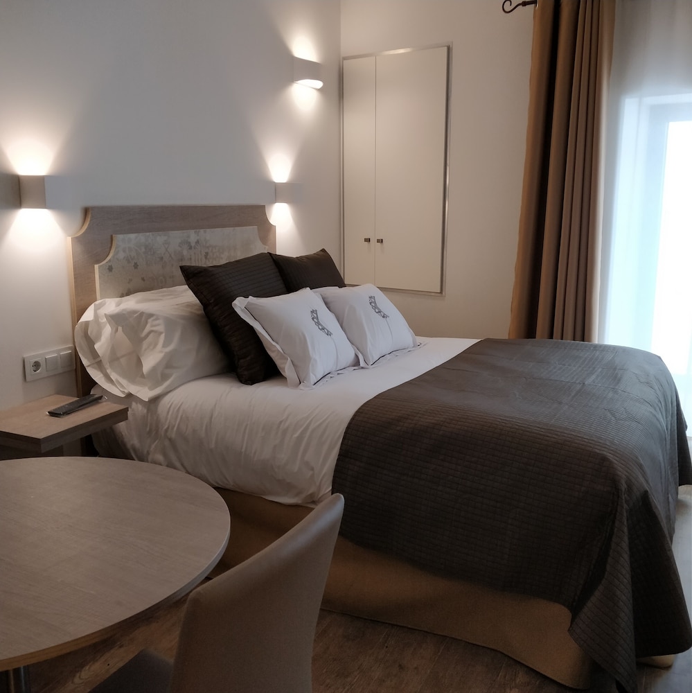 ROOM, TRIPLE