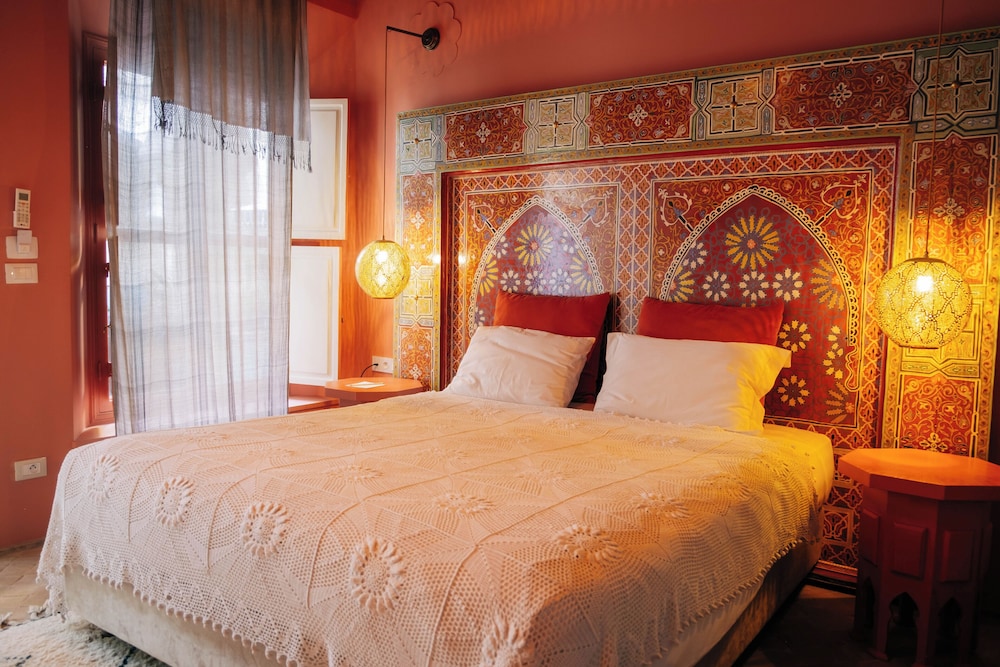COMFORT, DOUBLE BED