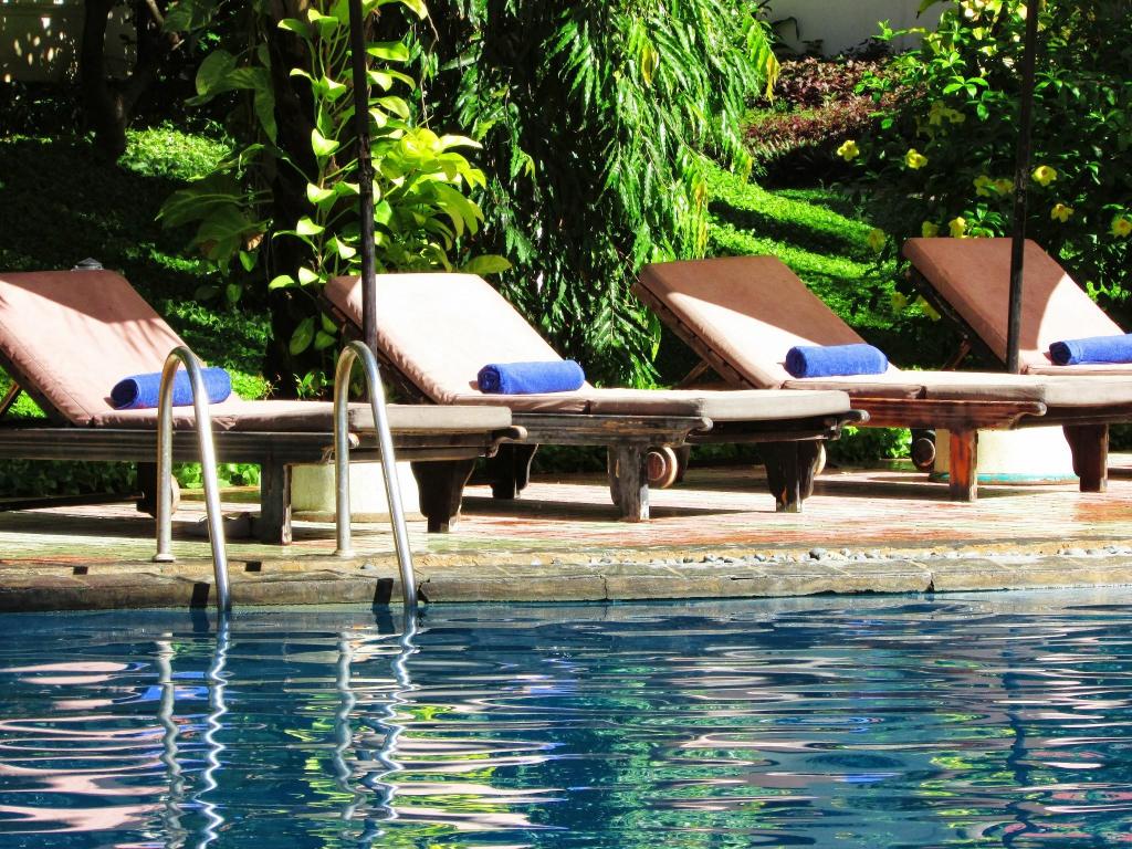 THE BEACH RESORT 32/44