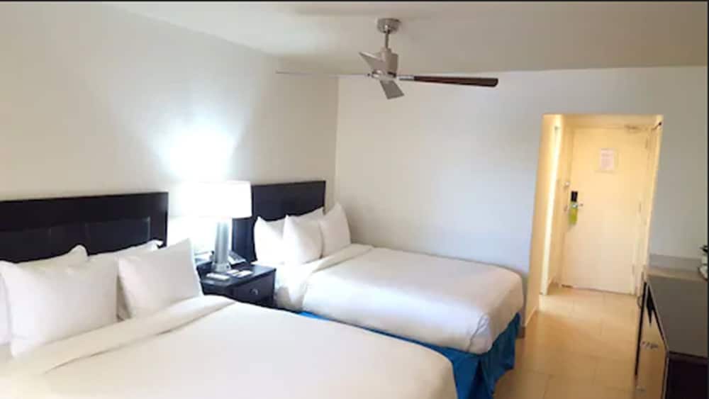 Executive, 2 Double Beds, Beach Front