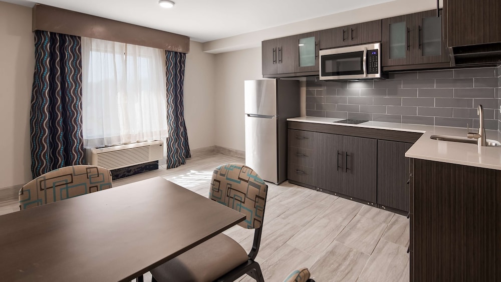 Best Western Plus Executive Residency Nashville 31/34