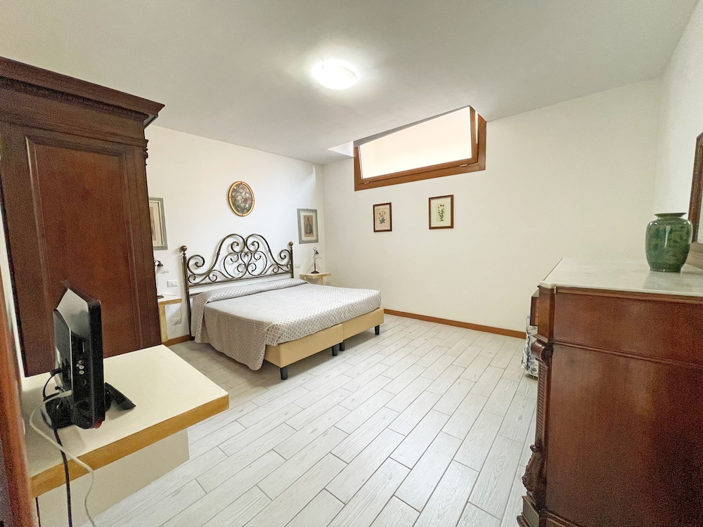 La Loggia Villa Gloria 30/68