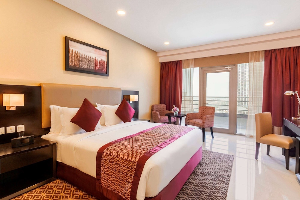 3 BEDROOMS, APARTMENT, 2 KING BEDS, SINGLE BED, SMOKING