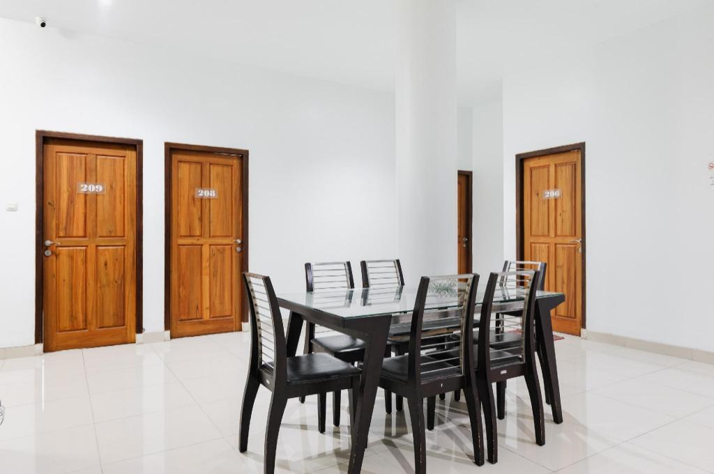 Reddoorz Near Siloam Hospital Palembang 43/56