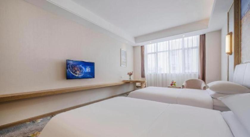 Vienna Hotel (Shenzhen Pingshan Longtian Small Town) 23/53