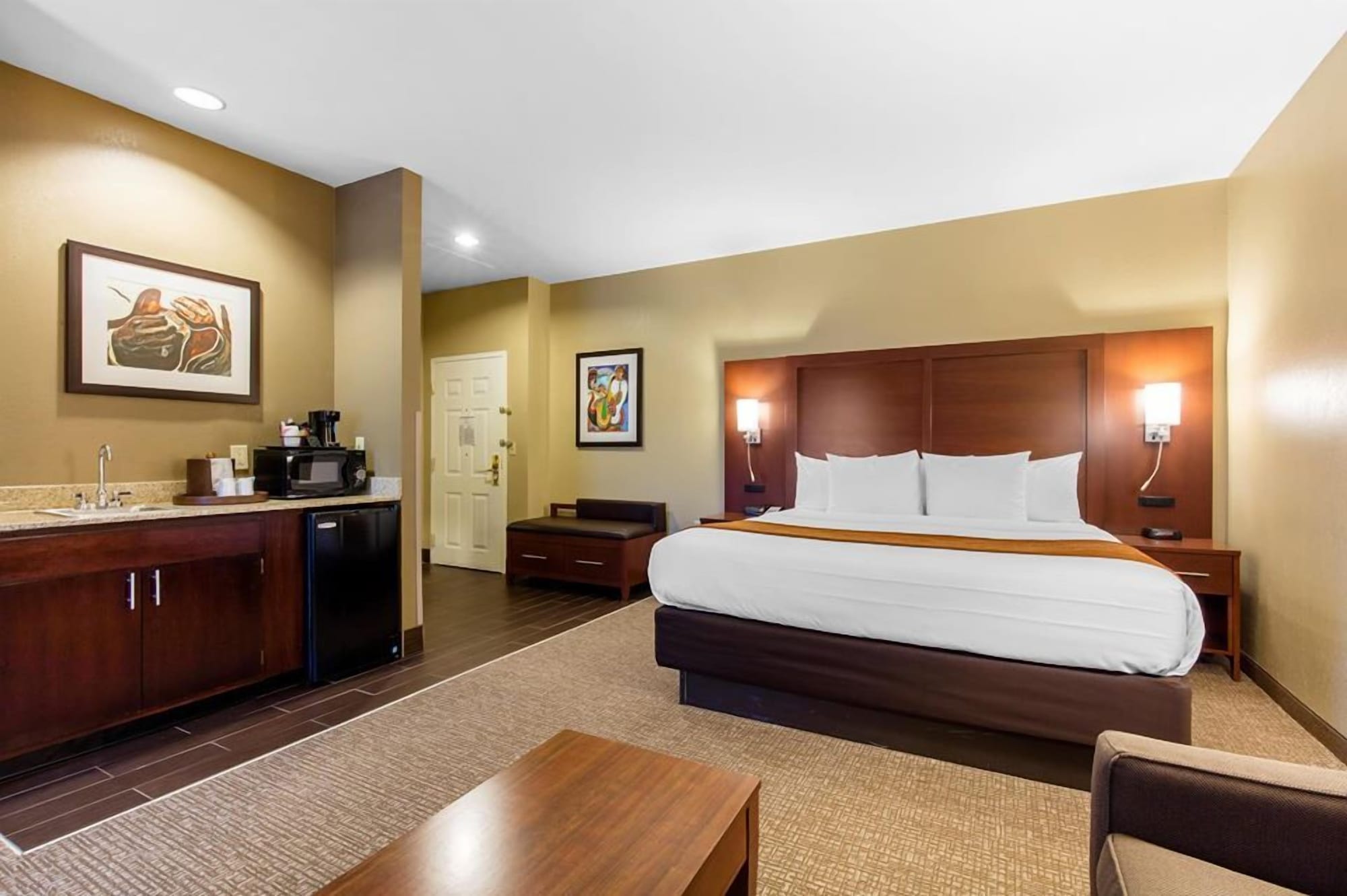UPGRADE, BUSINESS, KING BED, ACCESSIBLE