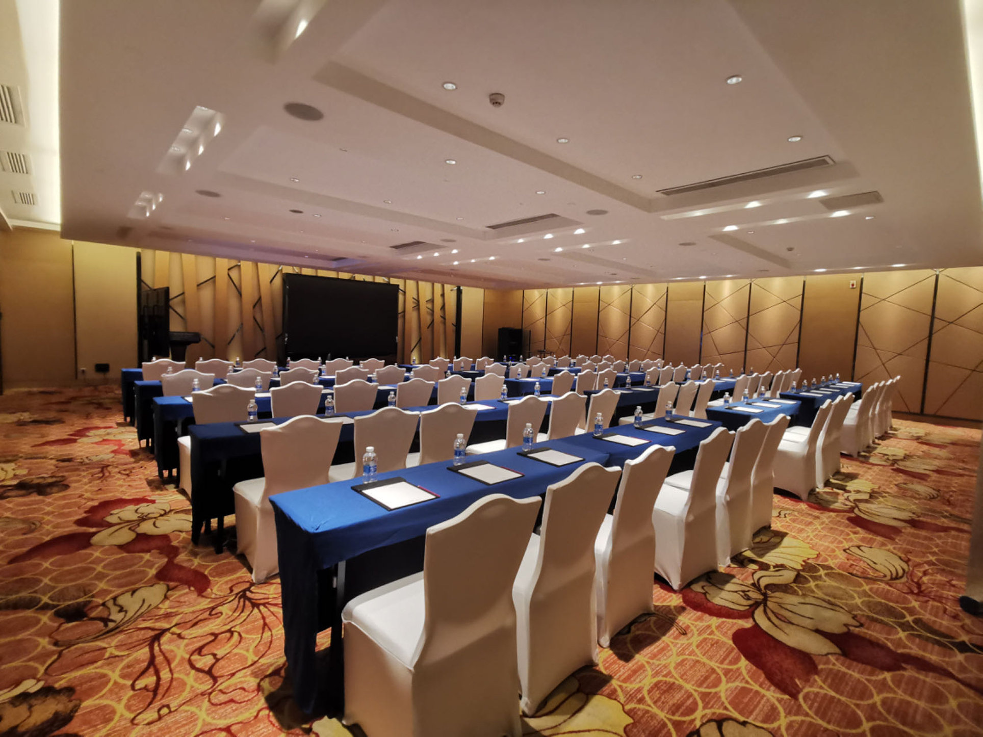 Crowne Plaza Shenzhen Longgang City Centre 36/50