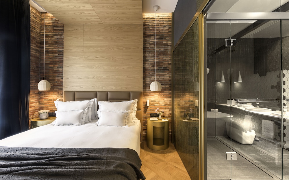 Monument Hotel 20/53