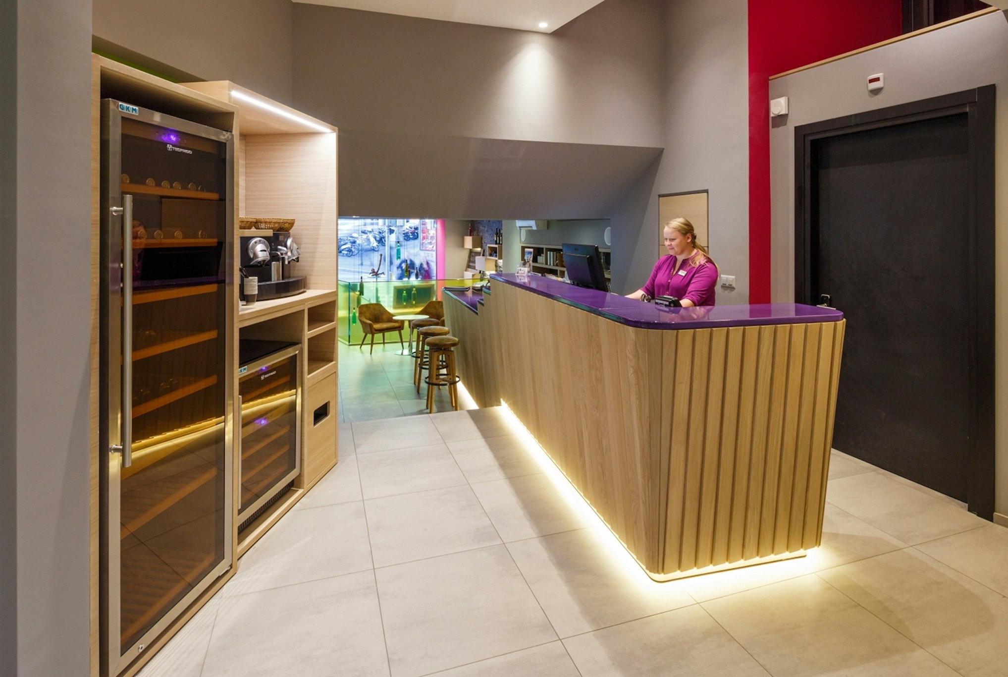 Hotel Swiss Wine by Fassbind 4/49