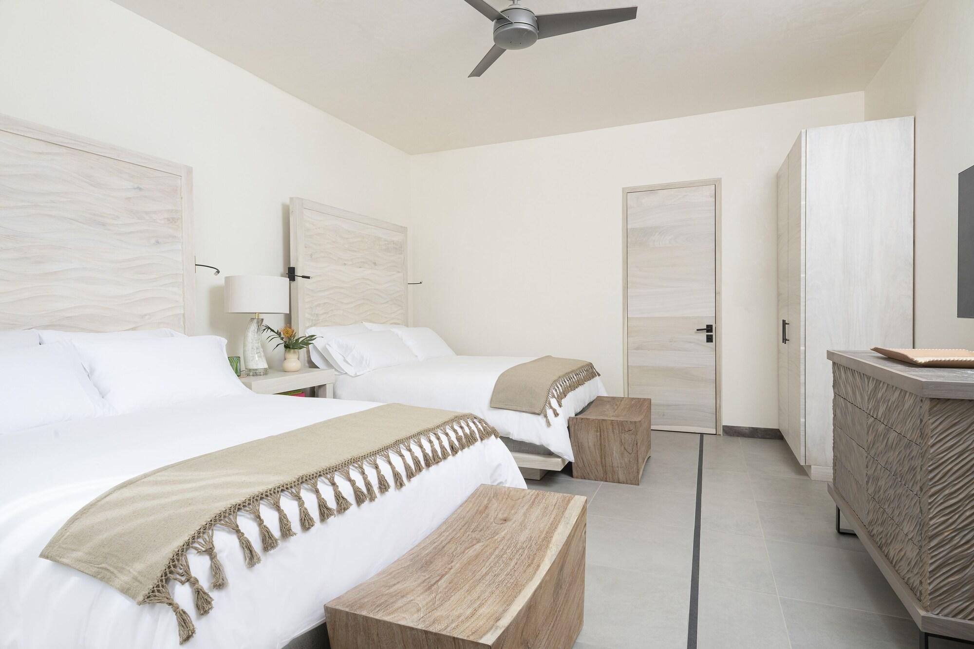 Residence, Multiple Beds, Ocean Front, Cliff Side, with Pool