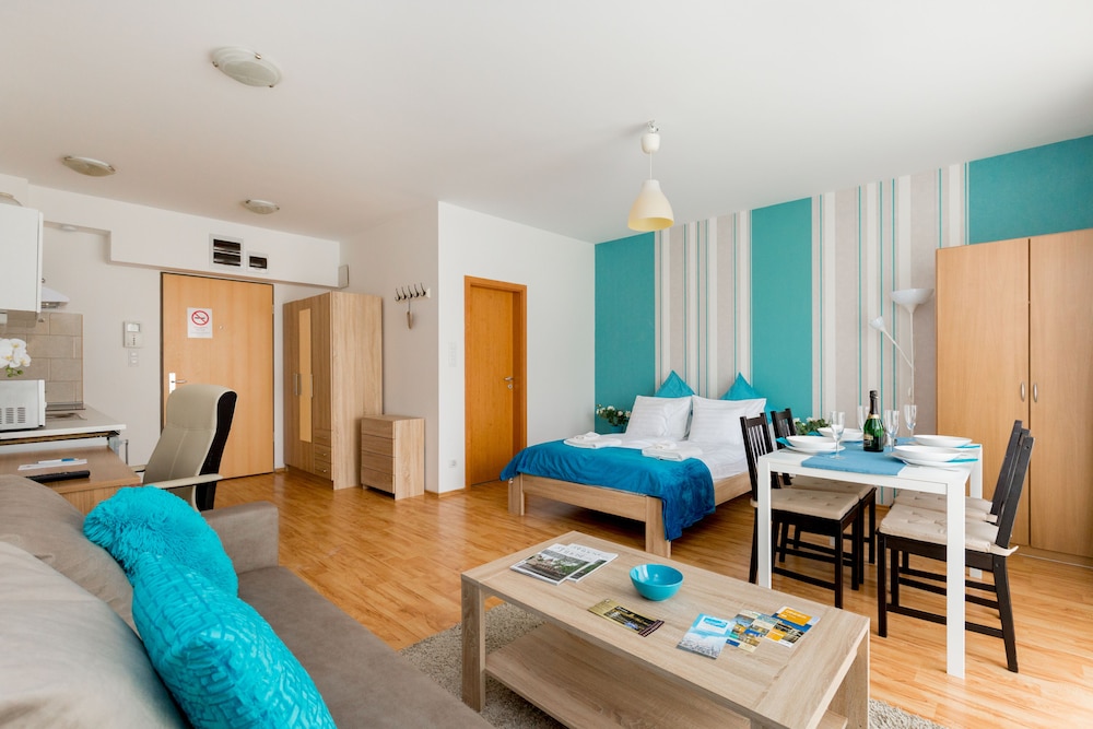 SUN RESORT APARTMENTS 31/33
