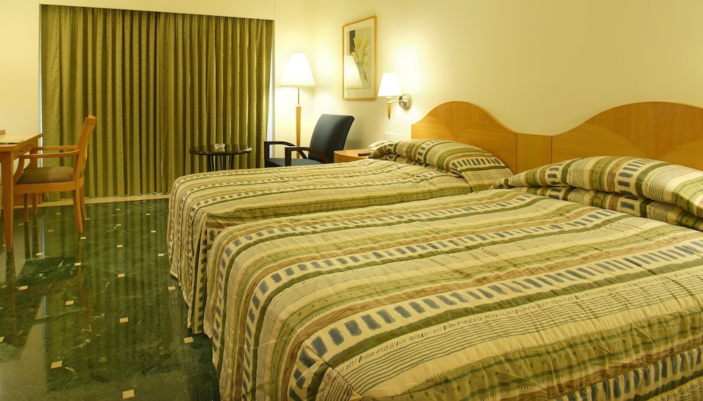 The Imperial Palace Hotel 17/70