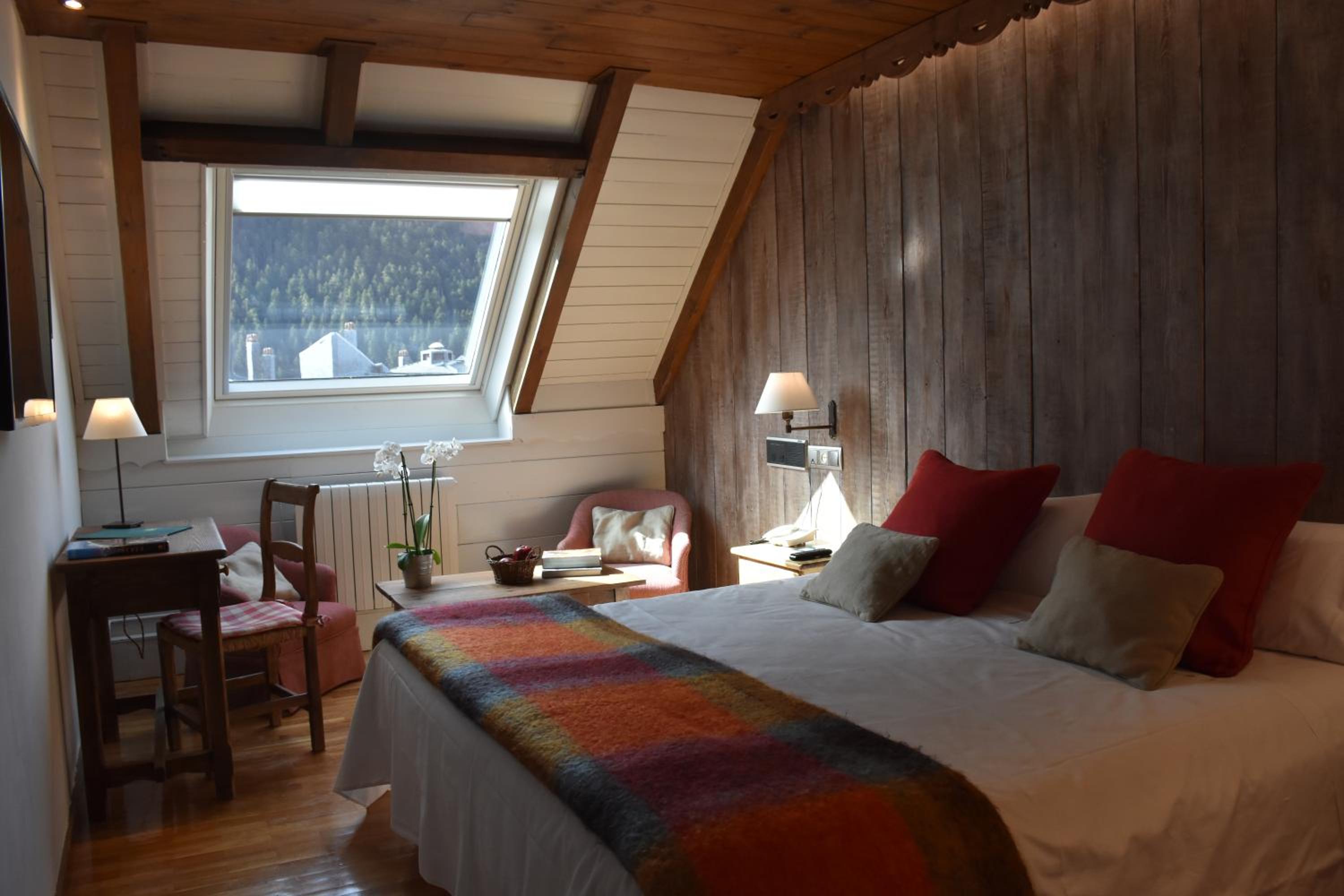 HOTEL VAL DE RUDA 23/76