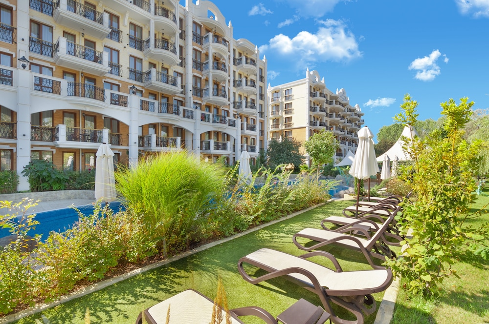 Harmony Suites 11, 12 Grand Resort 46/50