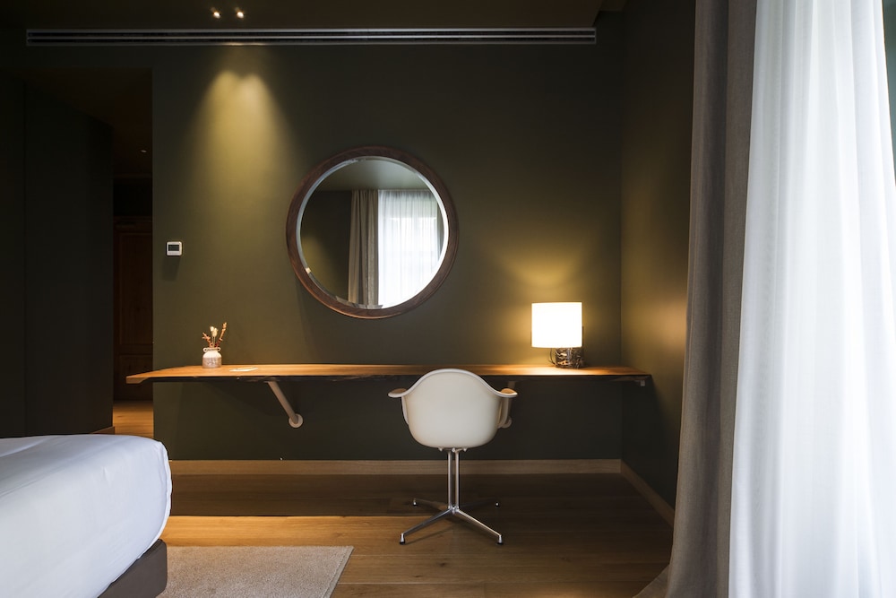 جناح جونيور بسرير كينج، Hotel Arbaso 4/5