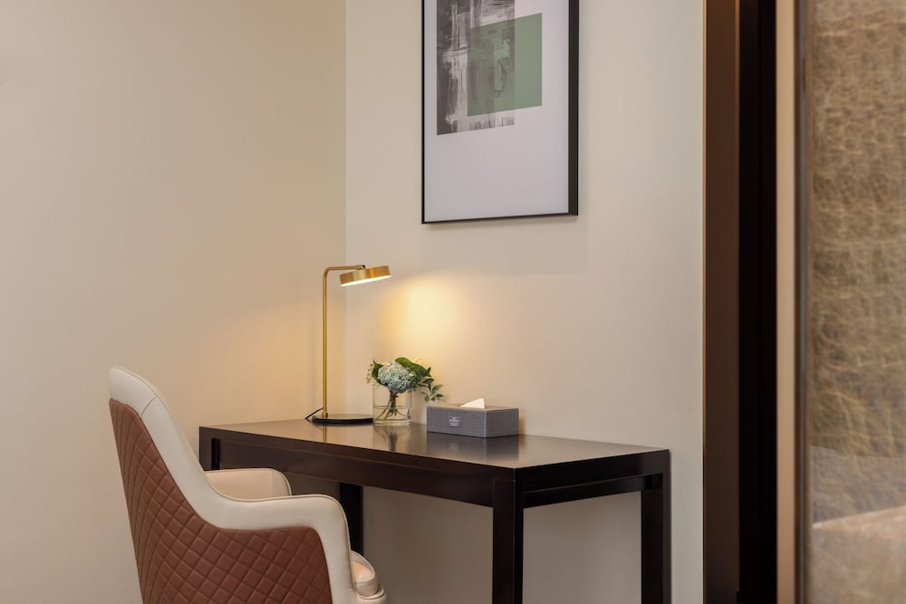 Howard Johnson by Wyndham Zun Ju Hotel Cheng Du 8/61