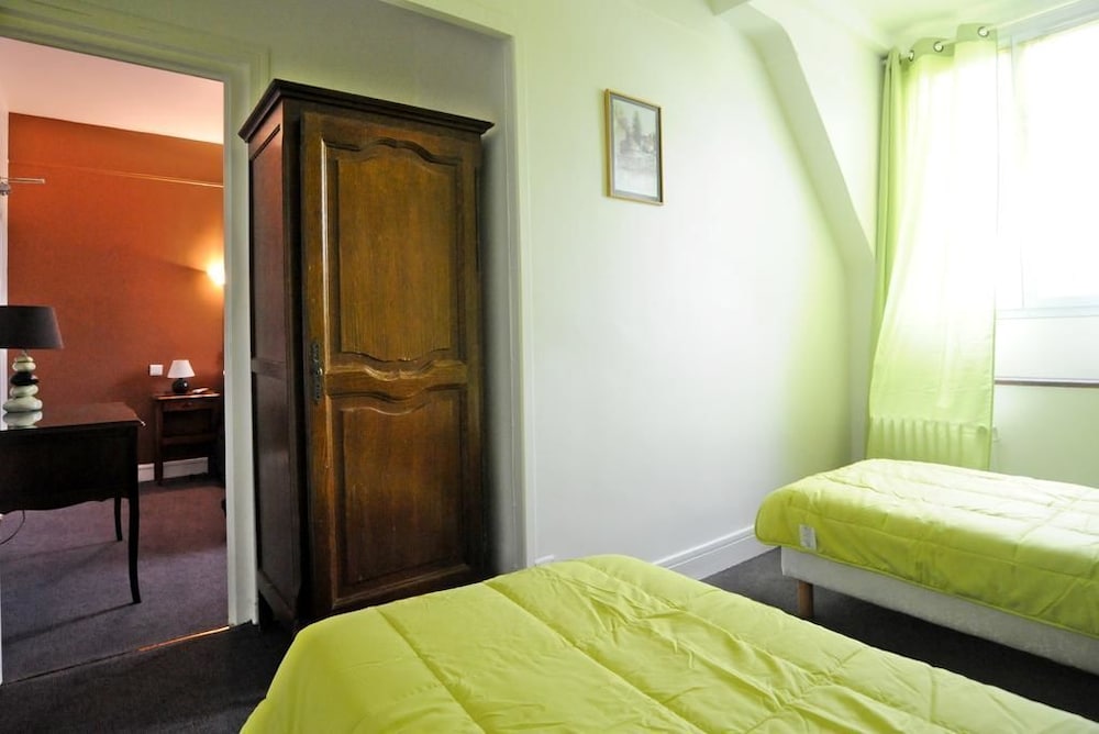 Hotel La Tour 21/23