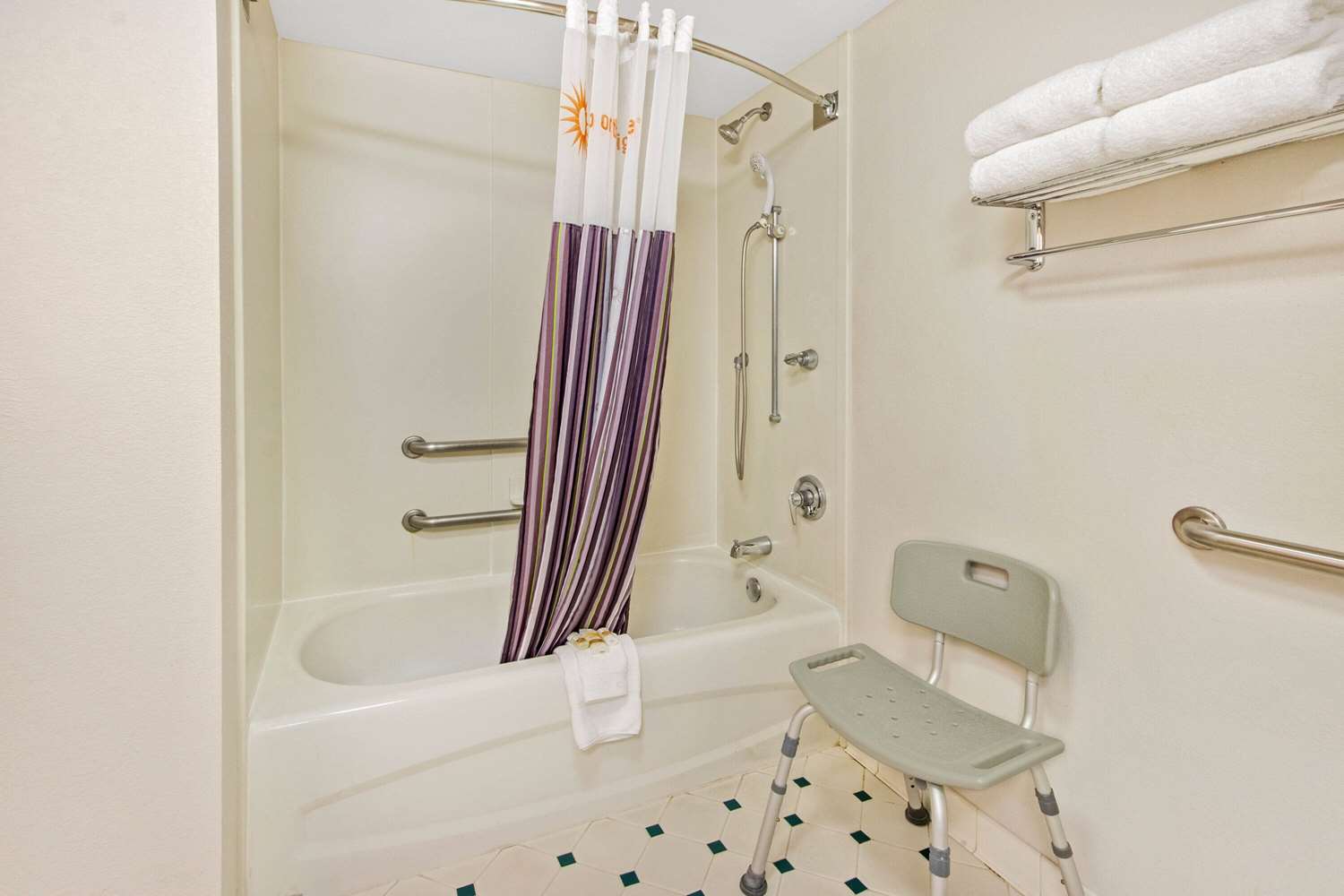 La Quinta Inn & Suites by Wyndham Albuquerque West 20/21