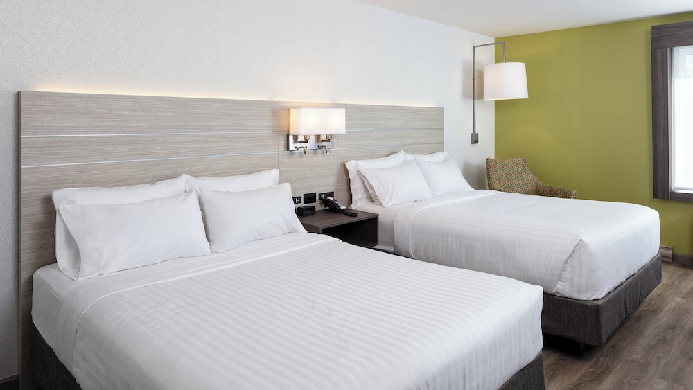 Standard, 2 Queen Beds
