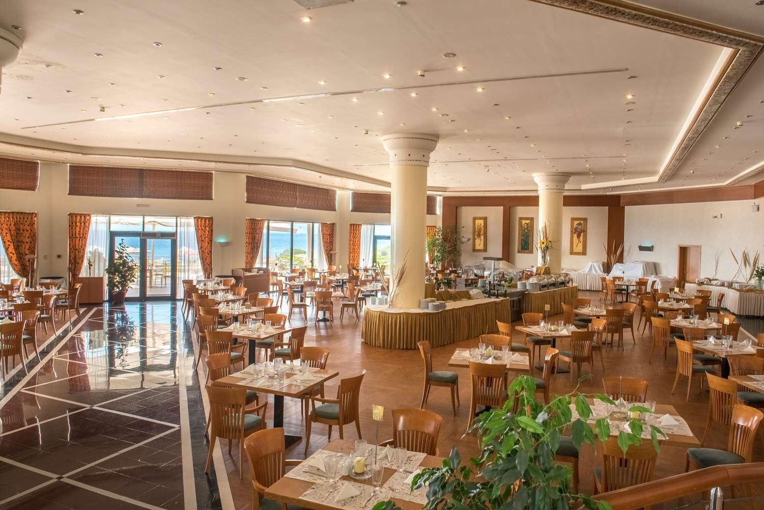 Ramada Plaza by Wyndham Thraki 42/49