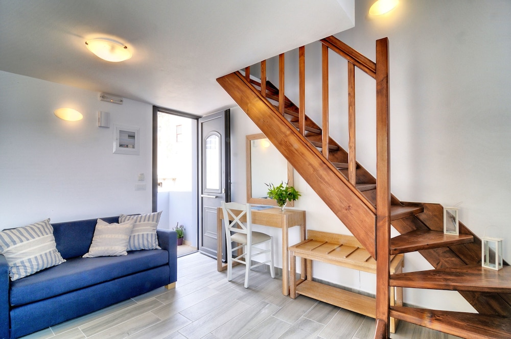 MYRTOS MARE SUITES 19/46
