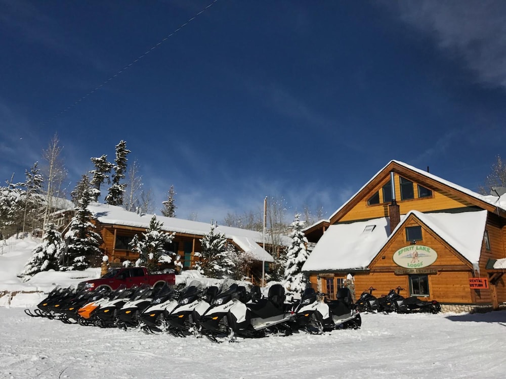Spirit Lake Lodge and Snowmobile Rentals 5/63