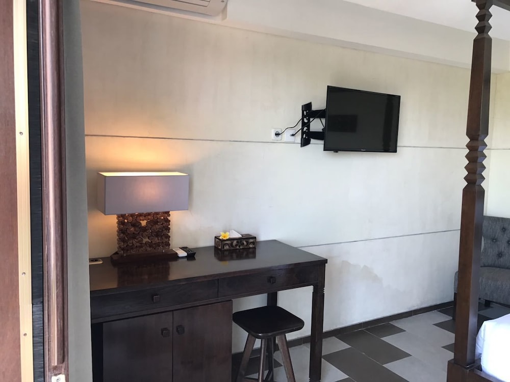 Anshel Hotel 6/45